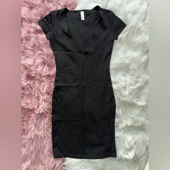 American Apparel Black V-Neck Dress - Made in USA - Picture 1 of 4